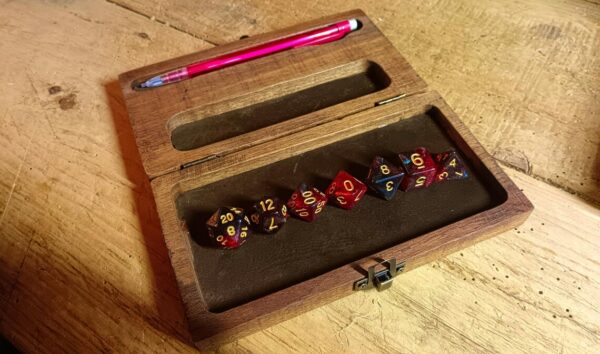 Boîte à dés artisanale - avec piste intégrée - personnalisable – Image 2